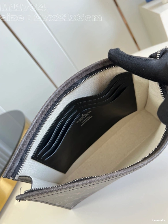 LOUIS VUITTON POCHETTE VOYAGE-27*21*6CM 0115